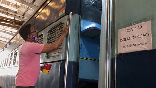 Hindistan'da tren vagonları koronavirüs tedavi merkezleri olarak kullanılacak