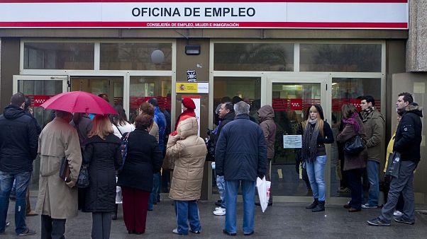 300.000 desempleados más en España por la crisis del coronavirus 300.000 desempleados más en España por la crisis del coronavirus