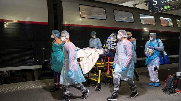Fransa: Yaşlı bakımevlerinde ölenlerle birlikte Covid-19'dan toplam can kaybı 5 bin 387'ye ulaştı Fransa: Yaşlı bakımevlerinde ölenlerle birlikte Covid-19'dan toplam can kaybı 5 bin 387'ye ulaştı