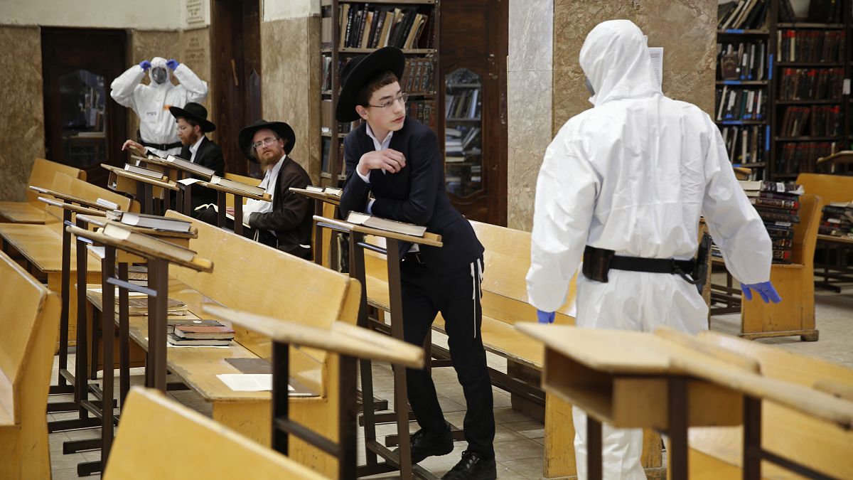 Ultra-ortodox rabbikat vettek őrizetbe Izraelben