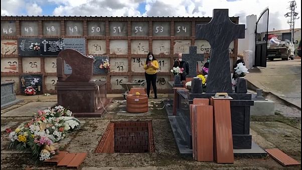 Spagna, funerale in livestreaming ai tempi del coronavirus Spagna, funerale in livestreaming ai tempi del coronavirus