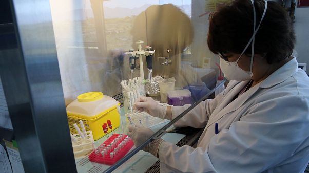 ΙΝΣΤΙΤΟΥΤΟ ΝΕΥΡΟΛΟΓΙΑΣ ΚΑΙ ΓΕΝΕΤΙΚΗΣ - Ο ΚΟΡΩΝΟΪΟΣ ΣΤΟ ΜΙΚΡΟΣΚΟΠΙΟ ΙΝΣΤΙΤΟΥΤΟ ΝΕΥΡΟΛΟΓΙΑΣ ΚΑΙ ΓΕΝΕΤΙΚΗΣ - Ο ΚΟΡΩΝΟΪΟΣ ΣΤΟ ΜΙΚΡΟΣΚΟΠΙΟ