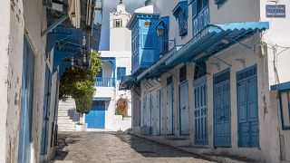 خلو الشوارع والأسواق من المارة في تونس جرّاء تفشي فيروس كورونا ـ شارع سيدي بوزيد