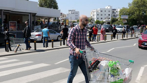 ΚΥΠΡΟΣ: Κόσμος σε υπεραγορά ΚΥΠΡΟΣ: Κόσμος σε υπεραγορά
