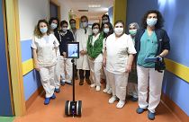 COVID-19: Ρομπότ βοηθούν τους γιατρούς - Σε καραντίνα Ιταλία, Ισπανία και Γαλλία 