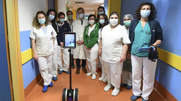 En Italie, les robots viennent en aide aux soignants En Italie, les robots viennent en aide aux soignants