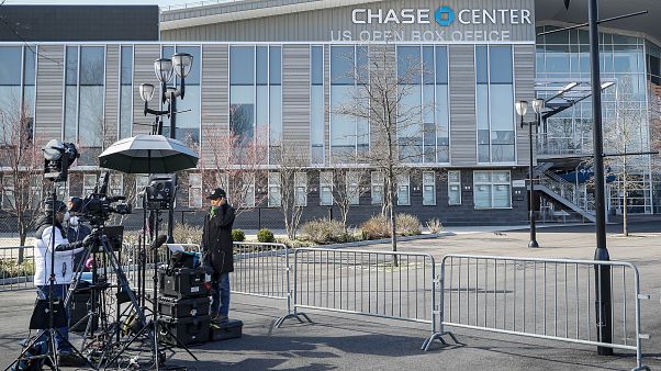 США: пустые улицы и рекордный рост безработицы США: пустые улицы и рекордный рост безработицы
