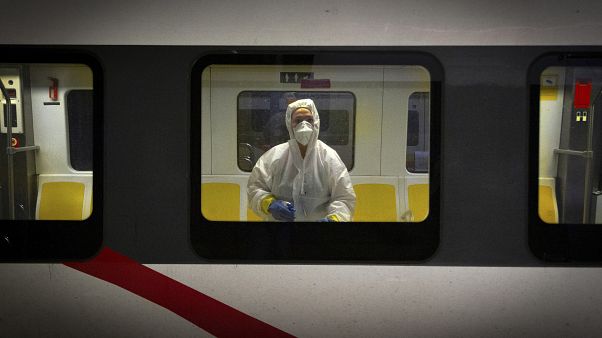 España pone en marcha una industria de guerra para hacer frente al COVID-19 España pone en marcha una industria de guerra para hacer frente al COVID-19