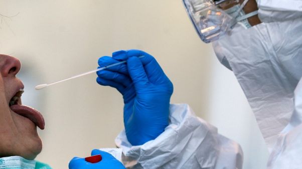 Italia: 681 nuovi decessi per Covid-19, 74 persone in meno in terapia intensiva Italia: 681 nuovi decessi per Covid-19, 74 persone in meno in terapia intensiva