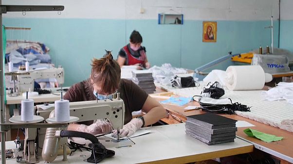 Помочь стране: в Чите люди с ограниченными возможностями шьют маски Помочь стране: в Чите люди с ограниченными возможностями шьют маски
