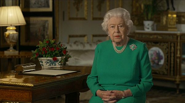 Isabel II diz que país vai ultrapassar momento de grande "disrupção" Isabel II diz que país vai ultrapassar momento de grande "disrupção"