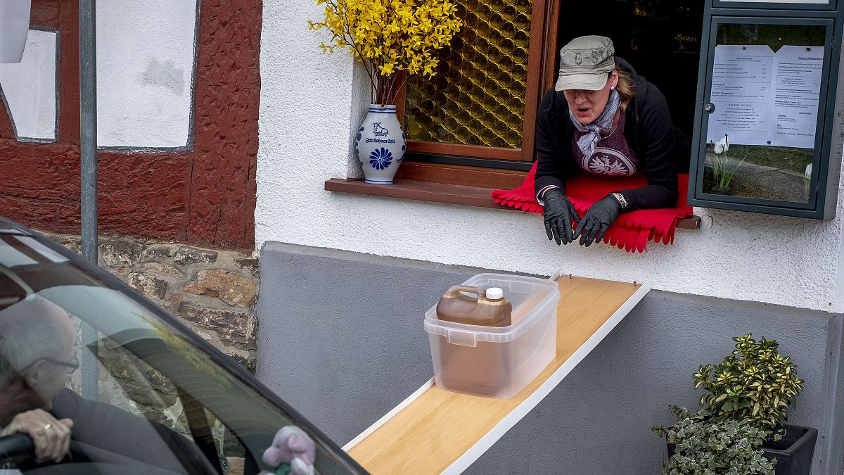 راهکار رستوران‌دار آلمانی برای ادامه کسب و کارش در روزهای شیوع ویروس کرونا