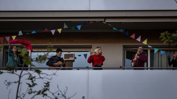 COVID-19: Εξομαλύνεται η καμπύλη COVID-19: Εξομαλύνεται η καμπύλη