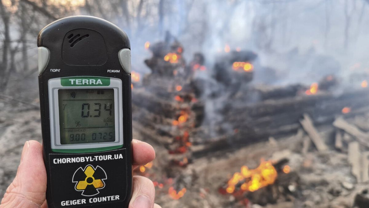 Çernobil'de yangın çıktı, bölgedeki radyasyon seviyesi 16 kat arttı