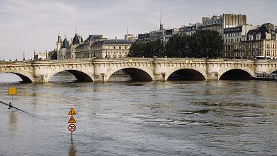 How can big cities adapt to risks of floods? How can big cities adapt to risks of floods?