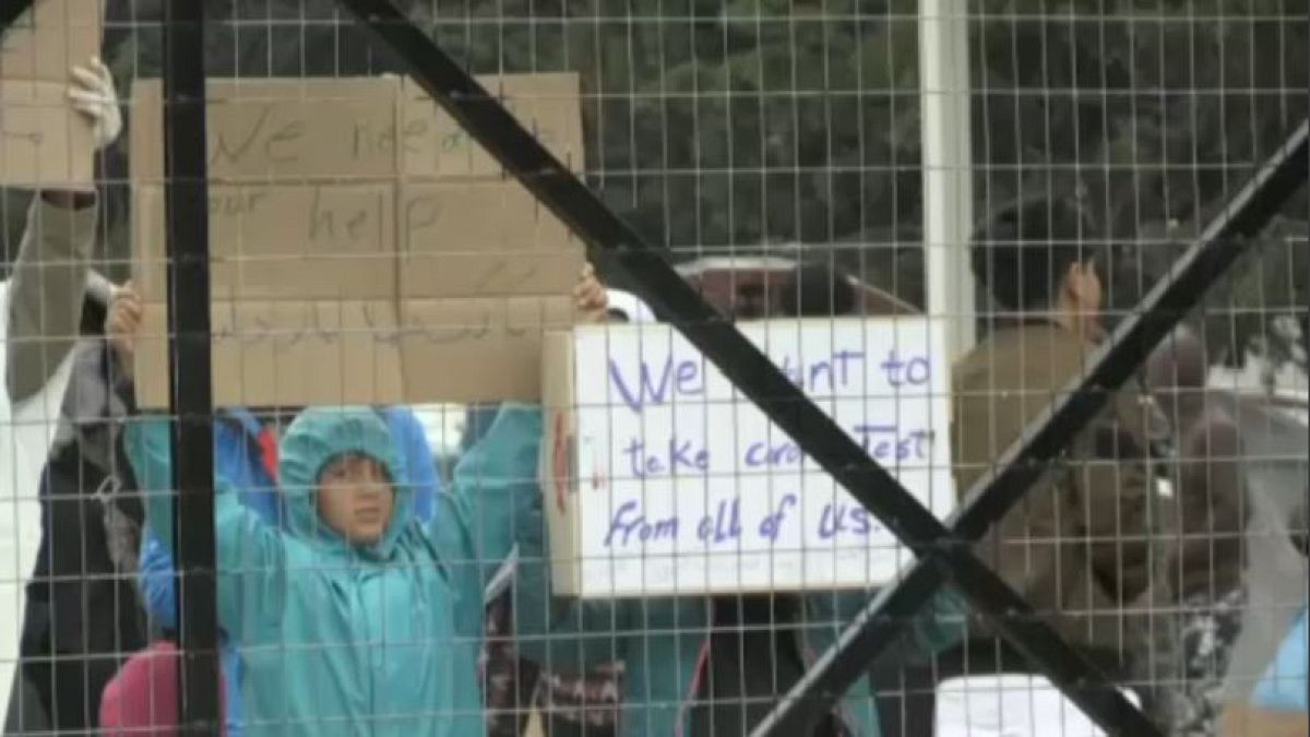 COVID-19: Διαμαρτυρία μεταναστών στη Μαλακάσα