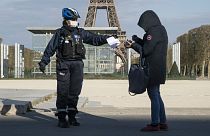 نگرانی از افشای اطلاعات؛ فرانسه نسخه دیجیتالی گواهی «خروج اضطراری از خانه» را ارائه کرد