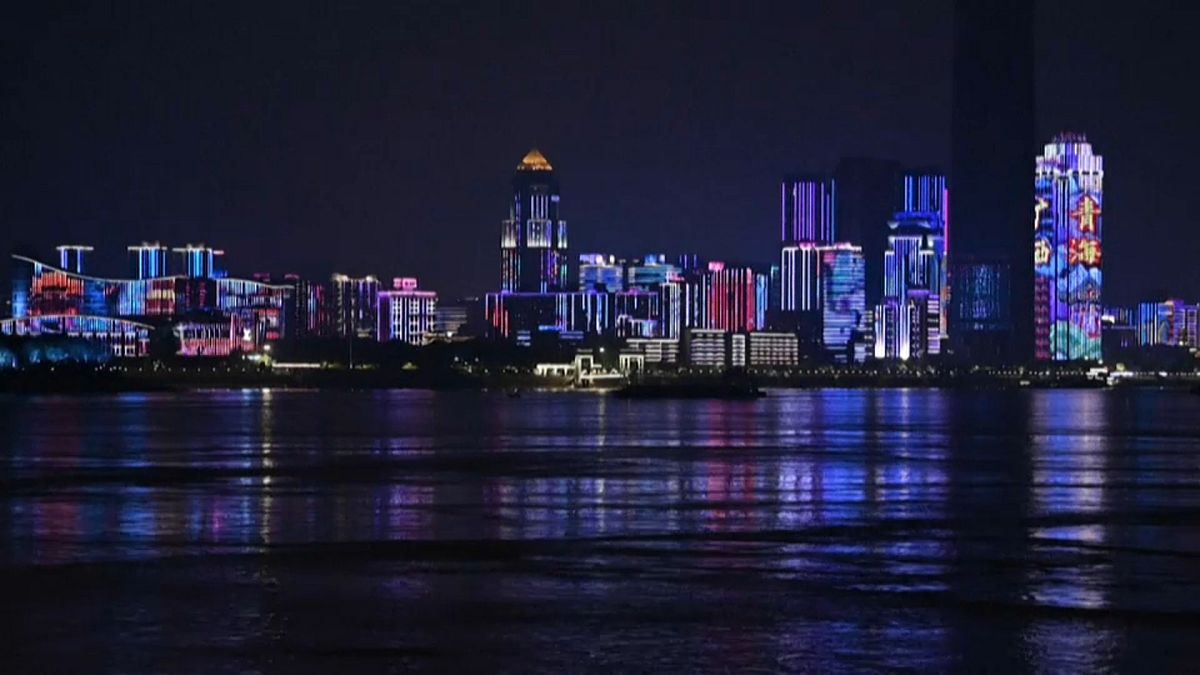 Wuhan feiert mit Lightshow das Ende von 11 Wochen Shutdown