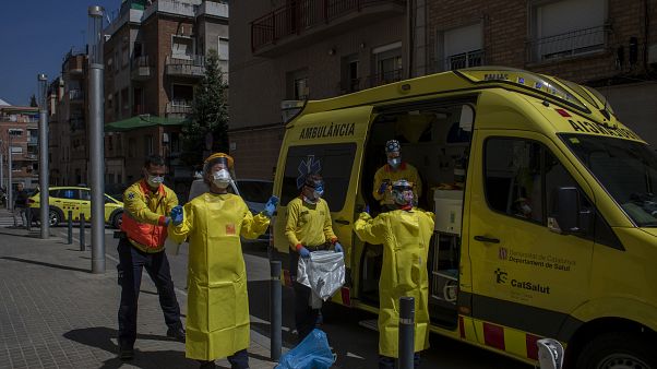 Número de novas mortes com Covid-19 volta a aumentar em Espanha Número de novas mortes com Covid-19 volta a aumentar em Espanha