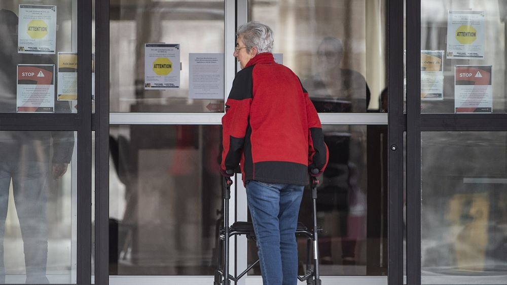 Ehpad, ces morts sortis de l'ombre du virus