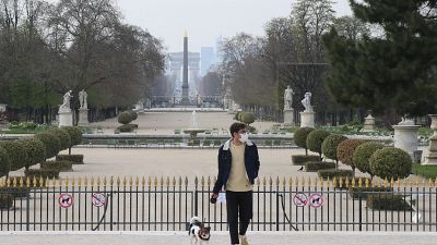 Paris restringe corridas e caminhadas
