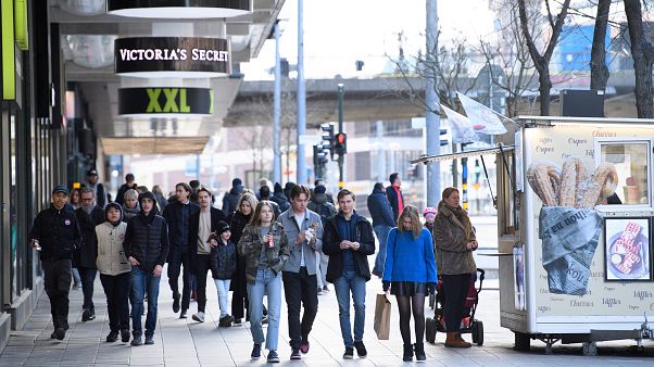 İsveç'in başkenti Stockholm'da salgına rağmen insanlar normal hayatlarına devam ediyor, 4 Nisan 2020 İsveç'in başkenti Stockholm'da salgına rağmen insanlar normal hayatlarına devam ediyor, 4 Nisan 2020
