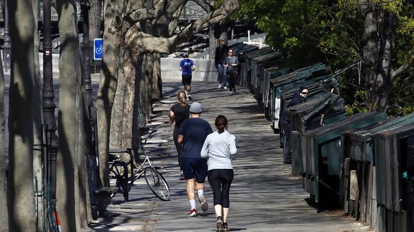 Coronavirus | París prohíbe el deporte individual diurno y considera el uso general de mascarillas Coronavirus | París prohíbe el deporte individual diurno y considera el uso general de mascarillas