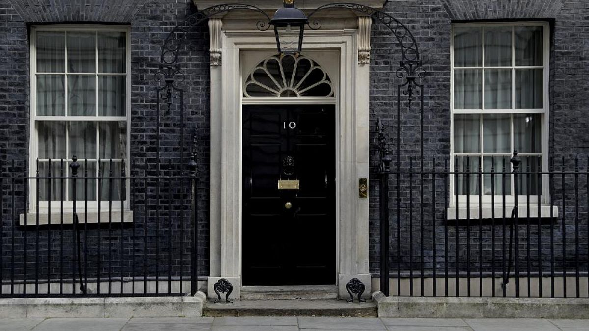 Yoğun bakıma alınan Başbakan Johnson'ın yokluğunda kim vekalet ediyor, kabine nasıl işliyor?