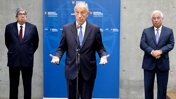 Marcelo Rebelo de Sousa em grande plano, entre Ferro Rodrigues e António Costa Marcelo Rebelo de Sousa em grande plano, entre Ferro Rodrigues e António Costa