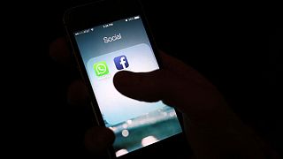 واتس‌اپ برای منع اخبار جعلی کرونایی، فورواردها را محدود کرد