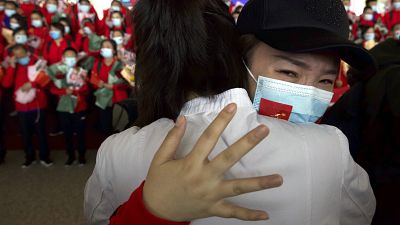 Wuhan recupera la vida tras el encierro con precauciones para evitar un rebrote de coronavirus