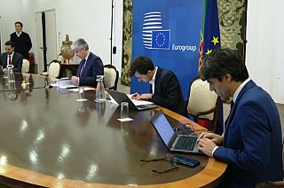 Eurogrupo falha acordo para resposta à crise económica do coronavírus
