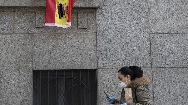 Número de mortes ligadas à Covid-19 volta a subir em Espanha Número de mortes ligadas à Covid-19 volta a subir em Espanha