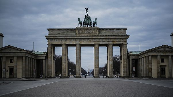 Almanya'nın başkenti Berlin'in sembollerinden Brandenburg Kapısı Almanya'nın başkenti Berlin'in sembollerinden Brandenburg Kapısı