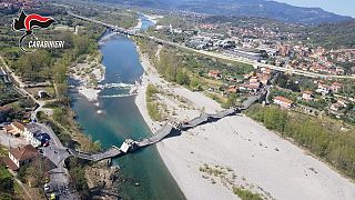 ریزش پل در مسیری معمولا شلوغ در ایتالیا؛ اعمال قرنطینه از تلفات جانی جلوگیری کرد