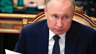 "Находиться в четырех стенах муторно и тошно": Путин снова обратился к нации