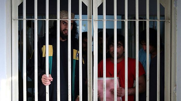 دولت افغانستان ۱۰۰ تن از زندانیان طالبان را آزاد کرد دولت افغانستان ۱۰۰ تن از زندانیان طالبان را آزاد کرد