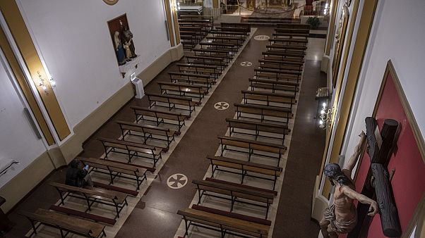 Chiese senza messe, strade deserte, spiagge vuote...la Pasqua 2020 del virus Chiese senza messe, strade deserte, spiagge vuote...la Pasqua 2020 del virus