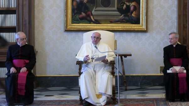 Papst Franziskus hat eine mögliche Erklärung der weltweiten Gesundheitskrise Papst Franziskus hat eine mögliche Erklärung der weltweiten Gesundheitskrise