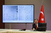 Sağlık Bakanı Fahrettin Koca, koronavirüs salgınıyla ilgili son gelişmeleri aktarıyor
