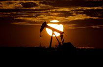 OPEC: csökkenteni kell a kőolaj-kitermelést