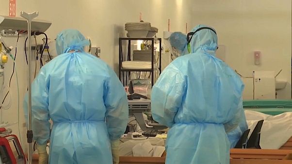 Altre migliaia di decessi in Europa per la pandemia di cui si attende il picco Altre migliaia di decessi in Europa per la pandemia di cui si attende il picco