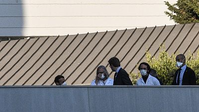 Macron, tartışmalı Covid-19 tedavisi geliştiren profesörü ziyaret etti