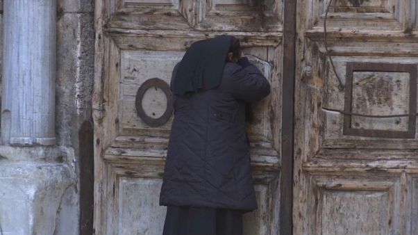Cristianos y judíos celebran sus respectivas Pascuas aceptando las restricciones por coronavirus Cristianos y judíos celebran sus respectivas Pascuas aceptando las restricciones por coronavirus