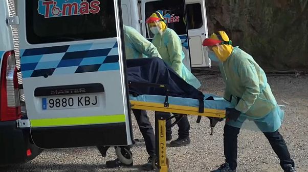 Nuevo repunte en España: 619 muertos en un día Nuevo repunte en España: 619 muertos en un día