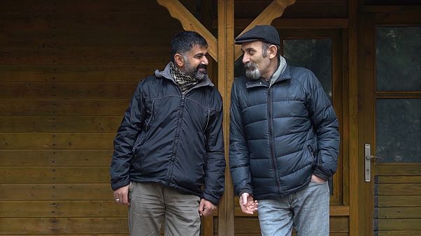 Polisken evini bastığı öğretmenle yolları OHAL'de kesişti: Tanıdıkça 'terörist' olmadığımızı anladık Polisken evini bastığı öğretmenle yolları OHAL'de kesişti: Tanıdıkça 'terörist' olmadığımızı anladık