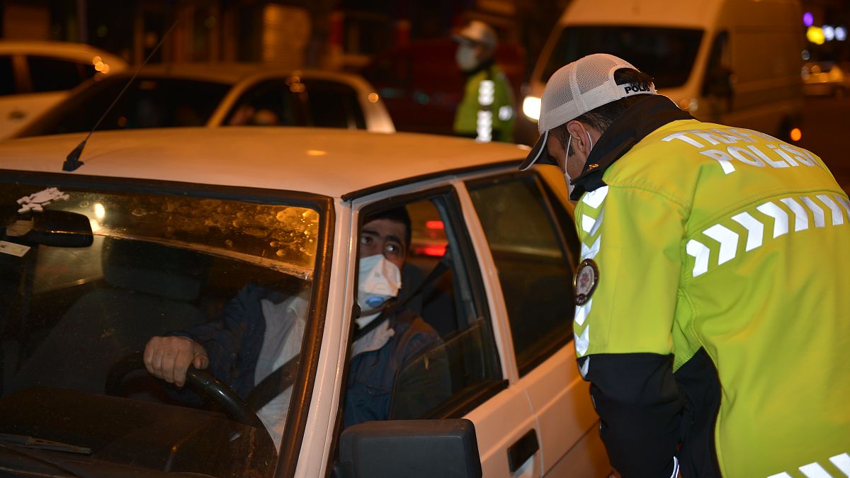 48 saatlik sokağa çıkma yasağının sona ermesinin ardından Kahramanmaraş'ta yoğunluk oluştu 
