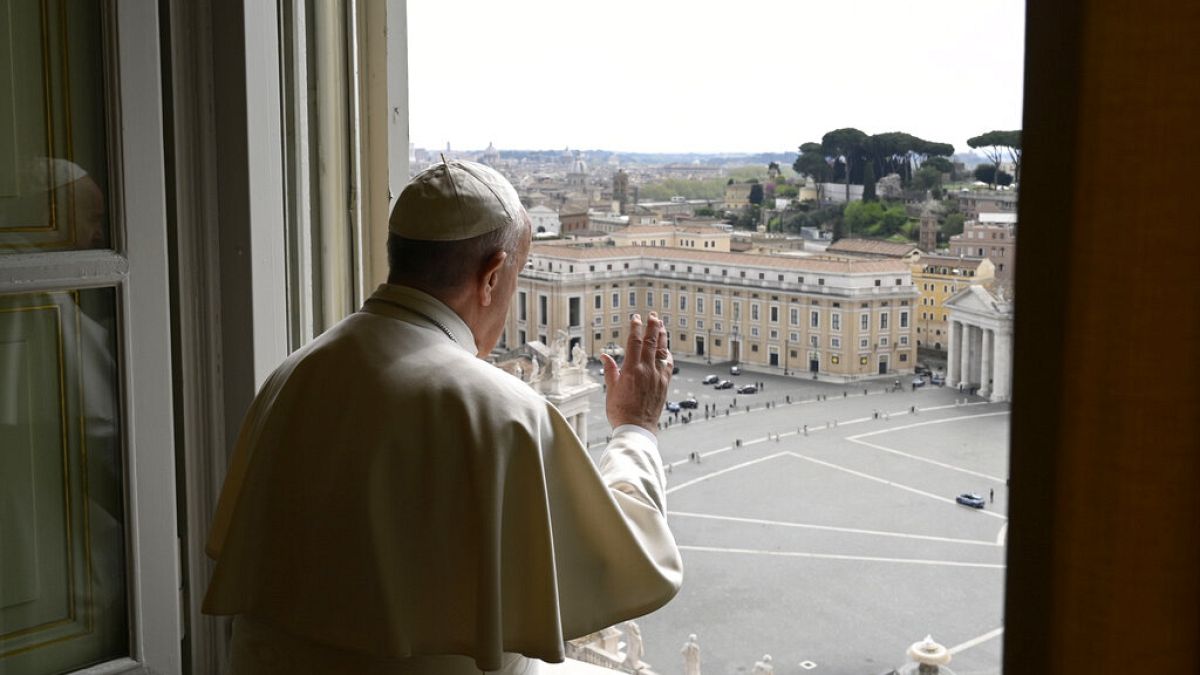 CORONAVIRUS | El papa pide que tras la pandemia se piense en la gente y no solo en el dinero