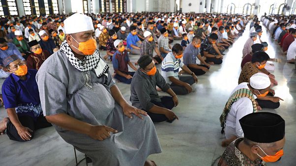 Sağlık uzmanları uyardı: Endonezya'daki Ramazan ayı seyahatleri koronavirüsü daha da yayabilir Sağlık uzmanları uyardı: Endonezya'daki Ramazan ayı seyahatleri koronavirüsü daha da yayabilir