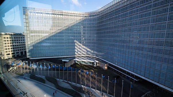 COVID-19: Πρόσθετες κατανομές προς χώρες που επλήγησαν περισσότερο σκέφτεται η Κομισιόν COVID-19: Πρόσθετες κατανομές προς χώρες που επλήγησαν περισσότερο σκέφτεται η Κομισιόν